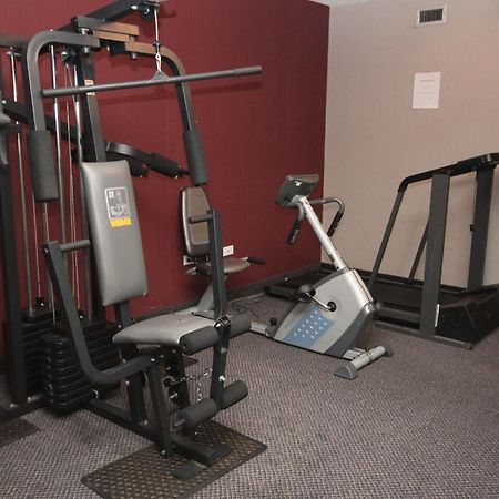 Howard Johnson By Wyndham Portage La Prairie Esterno foto