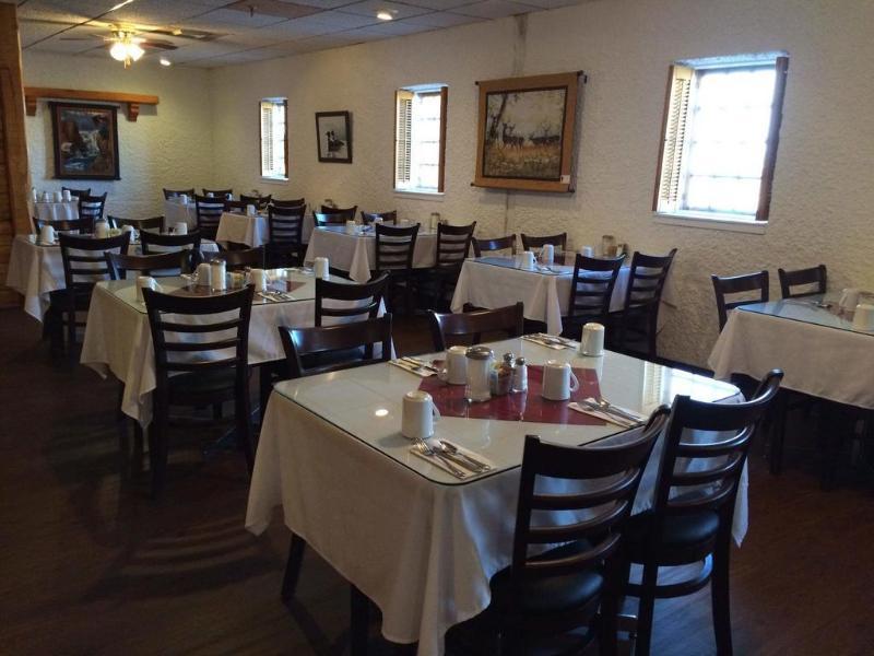 Howard Johnson By Wyndham Portage La Prairie Esterno foto